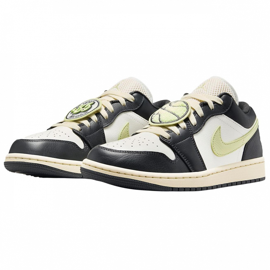 Jordan Air Jordan 1 Slip Resistant Abrasion Resistant Low top Vintage Basketball Shoes Unisex Black White купить в интернет-магазине Yoocart с быстрой доставкой по России.