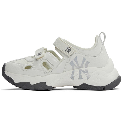 MLB Sandal Chunky Mask Slip Resistant Breathable Abrasion Resistant River Trekking Shoes Unisex White