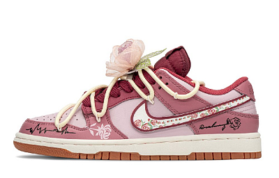 Nike Dunk Low top Skateboard Shoes Women's Red Pink