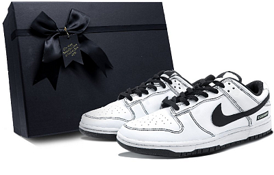 Nike Dunk Slip Resistant, Abrasion Resistant, Lightweight Low Top Skateboard Shoes Women's Black White