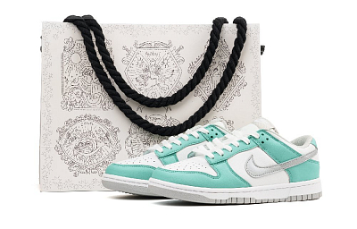 Nike Dunk Low Top Skateboard Shoes Women's Sky Blue