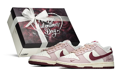 Nike Dunk Slip Resistant, Abrasion Resistant, Lightweight Low top Skateboard Shoes Women's Pink Beige