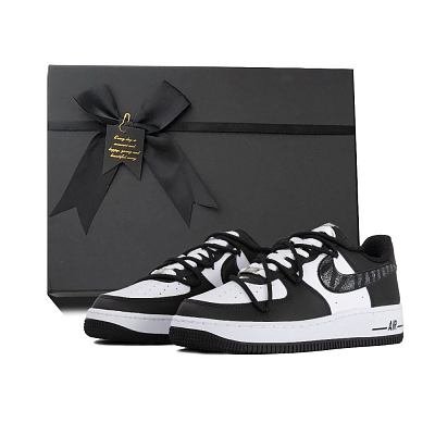 Nike Air Force 1 Anti Slip Wear Resistant Low Top Skateboard Shoes Unisex White Black