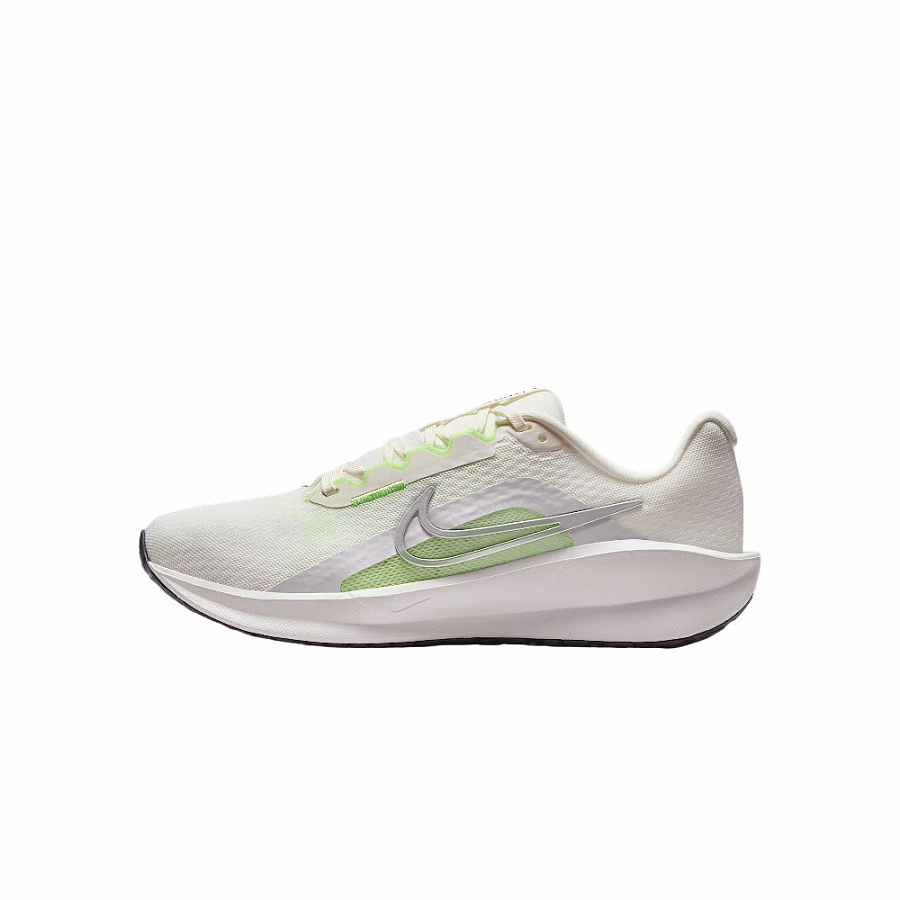 Nike DOWNSHIFTER 13 Low top Soft Foam, Rubber Outsole Running Shoes Women's Green купить в интернет-магазине Yoocart с быстрой доставкой по России.