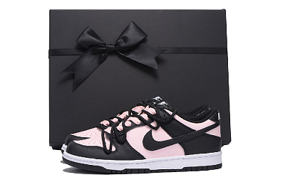 Nike Dunk Anti-Slip Wear-Resistant Low-Top Skateboard Shoes Women's Black Pink
