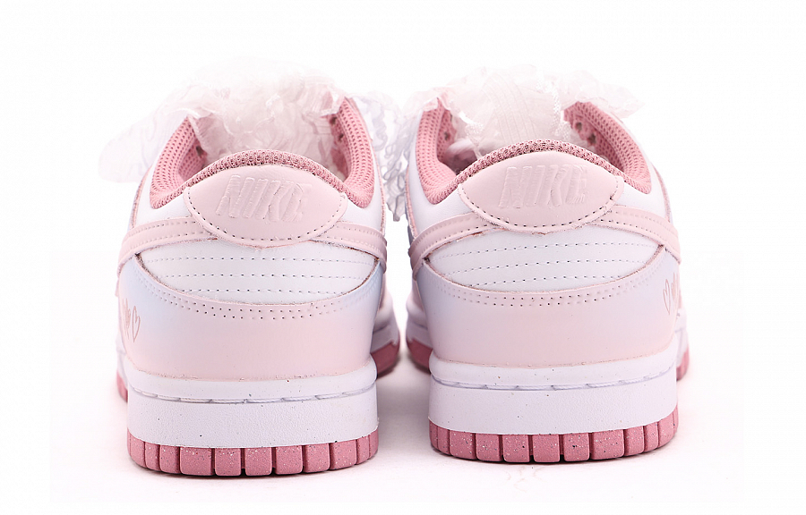 Nike Dunk Abrasion Resistant Low Top Skateboard Shoes Women's Pink White купить в интернет-магазине Yoocart с быстрой доставкой по России.