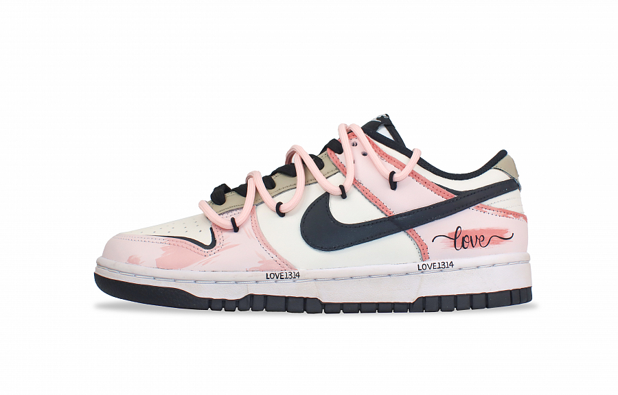 Nike Dunk Bouquet Of Love Anti-Slip Wear-Resistant Low-Top Skateboard Shoes Women's Pink купить в интернет-магазине Yoocart с быстрой доставкой по России.