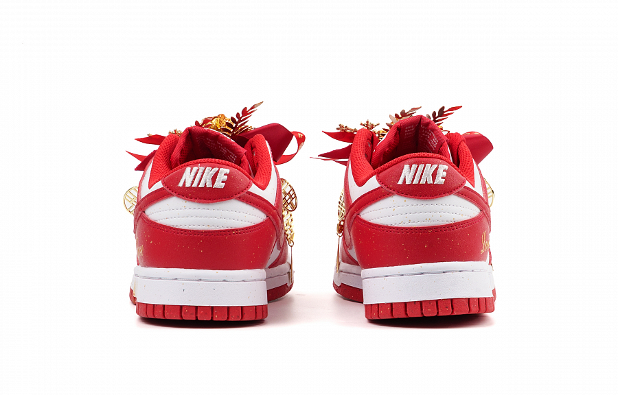 Nike Dunk Low Top Skateboard Shoes Women's Red купить в интернет-магазине Yoocart с быстрой доставкой по России.