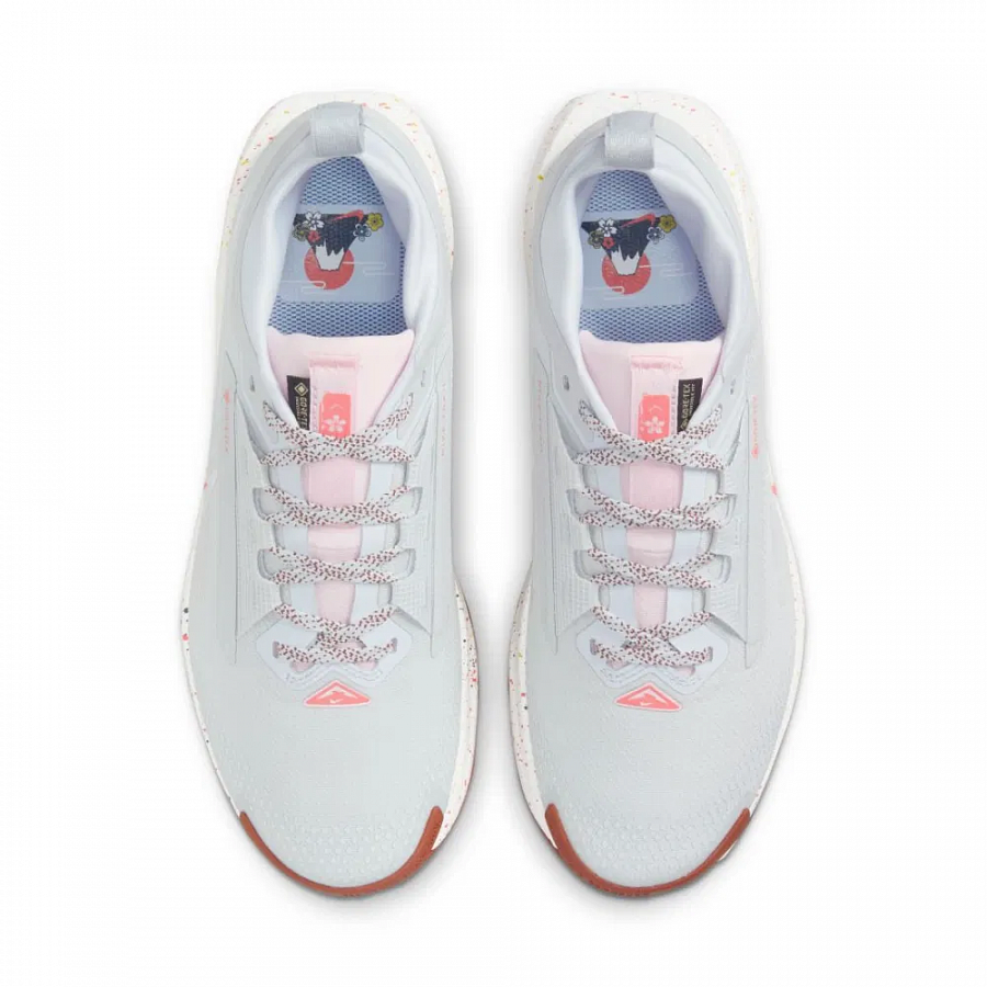 Nike React Pegasus Trail 5 Gore Tex Pure Platinum Football Grey Pink Foam White Women's купить в интернет-магазине Yoocart с быстрой доставкой по России.