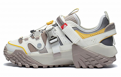 LiNing CF Linchuan V2 Dream Theme Show Model Anti-Slip Wear-Resistant Low-Top Sports Casual Shoes Ecru Gray