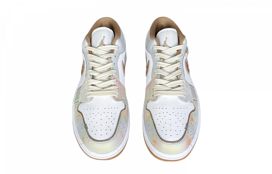 Jordan Air Jordan 1 Low Fantasy, Mocha Mousse Abrasion Resistant Low Top Vintage Basketball Shoes Women's White Brown купить в интернет-магазине Yoocart с быстрой доставкой по России.