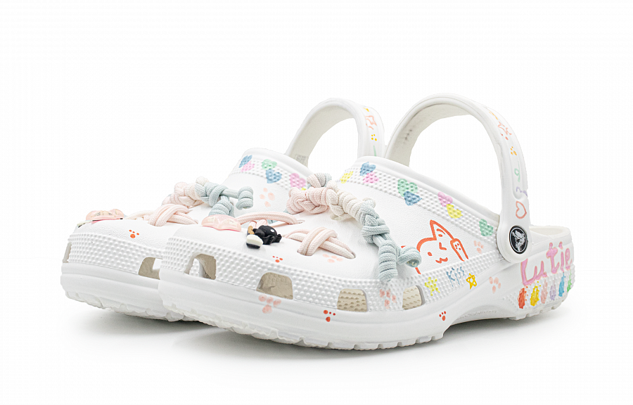 Crocs Classic Clog Pink Blue Meow Star Clogs Unisex White купить в интернет-магазине Yoocart с быстрой доставкой по России.
