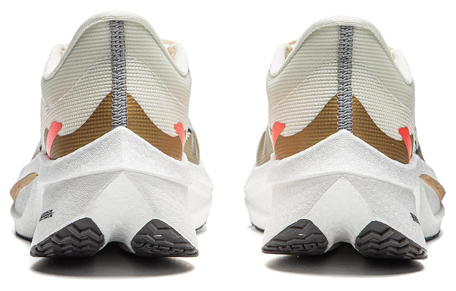LINING Feidian 4 Challenger Running Shoes Men's Low top Ecru купить в интернет-магазине Yoocart с быстрой доставкой по России.