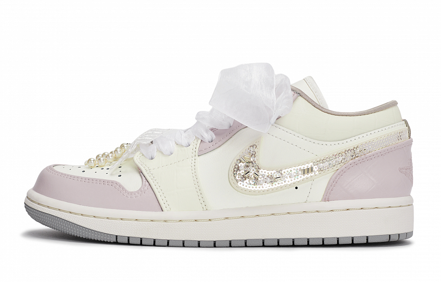 JORDAN Air Jordan 1 Vintage Basketball Shoes Women's Low top Beige/White/Pink купить в интернет-магазине Yoocart с быстрой доставкой по России.