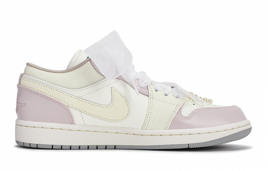 JORDAN Air Jordan 1 Vintage Basketball Shoes Women's Low top Beige/White/Pink купить в интернет-магазине Yoocart с быстрой доставкой по России.