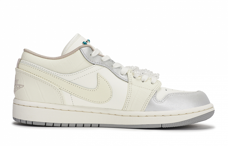 Jordan Air Jordan 1 Vintage Basketball Shoes Women's Low Top Beige/White/Silver купить в интернет-магазине Yoocart с быстрой доставкой по России.