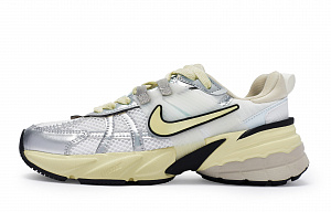 Nike V2K Run Cushioned Slip-Resistant Water-Resistant Low-Top Running Shoes Women's Silver Beige 1 4010631