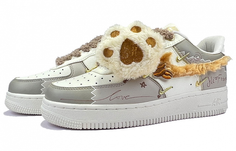 Nike Air Force 1 Bear Mocha 2 Footprint Creation Abrasion Resistant Low top Skateboard Shoes Women's Khaki купить в интернет-магазине Yoocart с быстрой доставкой по России.