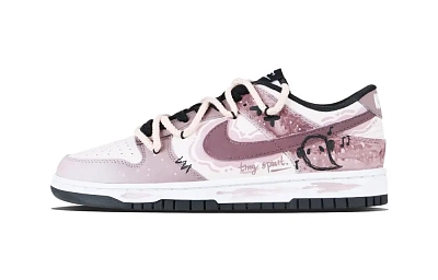Nike Dunk Cute Purple Spirit Shadow Abrasion Resistant Low top Skateboard Shoes Unisex Purple