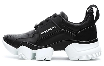 Givenchy Low top Casual Shoes Women's Black