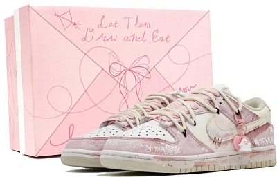 Nike Dunk Cute And Footprint Innovation Abrasion Resistant Low top Skateboard Shoes Unisex Pink