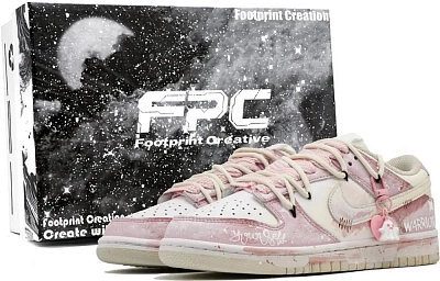 Nike Dunk Cute Footprint Innovation Abrasion Resistant Low top Skateboard Shoes Unisex Pink