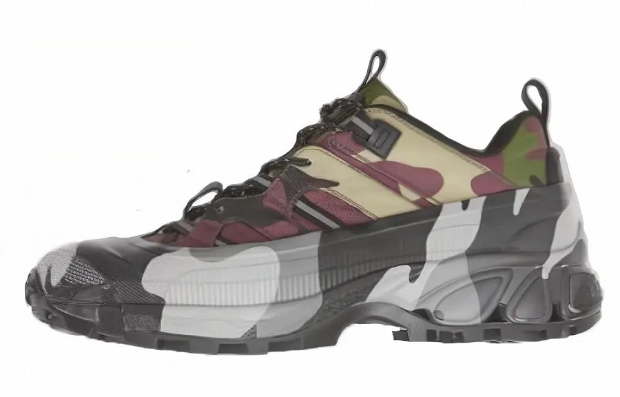 Burberry Arthur Camo Green купить в интернет-магазине Yoocart с быстрой доставкой по России.