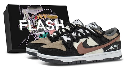 Nike Dunk Club, Box Low top Skateboard Shoes Women's Black Brown