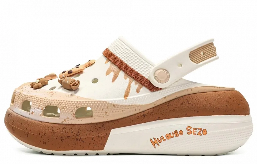 Crocs Classic Clog Free Panda Cocoa Beans Clogs Unisex Coffee Brown купить в интернет-магазине Yoocart с быстрой доставкой по России.