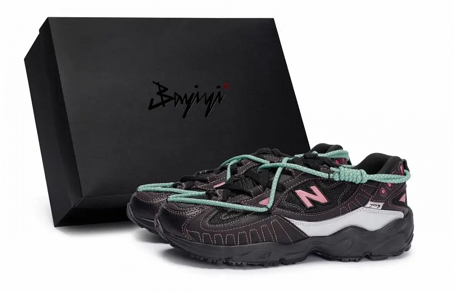 New Balance NB 703 Coverage Moisture Wicking Low Top Outdoor Shoes Women's Black Pink купить в интернет-магазине Yoocart с быстрой доставкой по России.