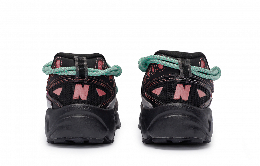 New Balance NB 703 Coverage Moisture Wicking Low Top Outdoor Shoes Women's Black Pink купить в интернет-магазине Yoocart с быстрой доставкой по России.