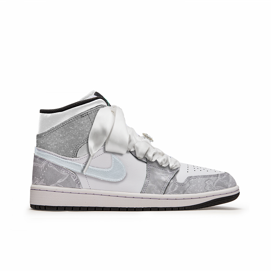 Jordan Air Jordan 1 Vintage Basketball Shoes Women's Mid top Silver/White купить в интернет-магазине Yoocart с быстрой доставкой по России.