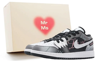 Jordan Air Jordan 1 Low Cushioned Slip-Resistant Low-Top Vintage Basketball Shoes Men's Silver Gray