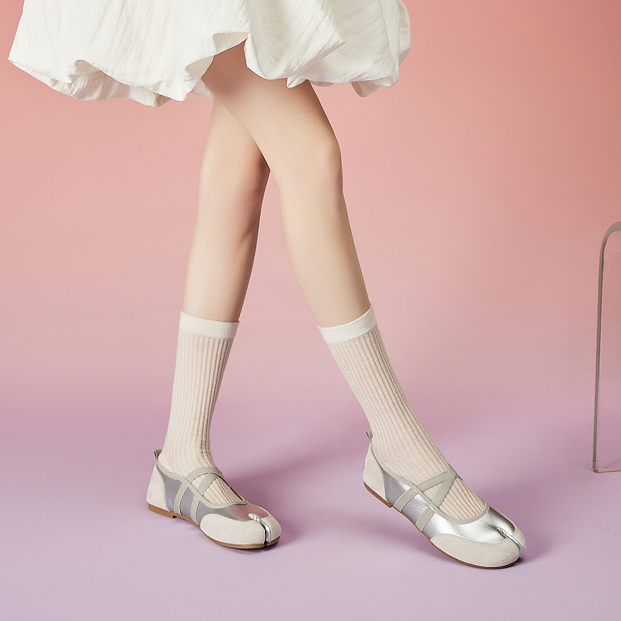 EBLAN Mary Jane Shoes Women's Silver купить в интернет-магазине Yoocart с быстрой доставкой по России.