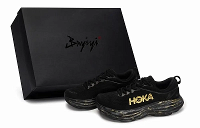 HOKA ONE ONE Bondi 8 Abrasion Resistant Low top Running Shoes Men's Black Gold