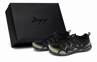 Ecco 811 Manufacturing, Reverse Battle Armed Low top Casual Shoes Men's Black Gold