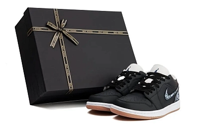 Jordan Air Jordan 1 Cushioning, Abrasion Resistant, Impact Resistant Low top Vintage Basketball Shoes Unisex Black