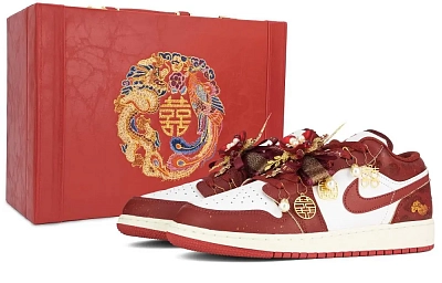 Jordan Air Jordan 1 Vintage Basketball Shoes Women's Low top Red/White/Gold