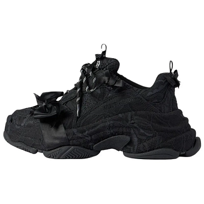 Balenciaga Triple S Low top Chunky Sneakers Women's Black