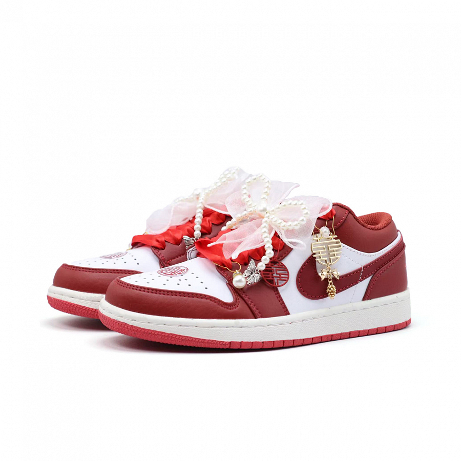 Jordan Air Jordan 1 Red Beauty Crow Shoes 88 Abrasion Resistant Low top Skateboard Shoes Women's Red White купить в интернет-магазине Yoocart с быстрой доставкой по России.