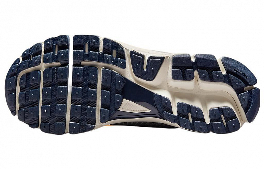 Nike Zoom Vomero 5 'Pure Platinum Laser Orange' купить в интернет-магазине Yoocart с быстрой доставкой по России.