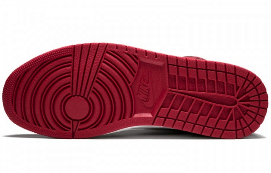 Jordan Air Jordan 1 Chicago Red Abrasion Resistant Low top Vintage Basketball Shoes Men's Red White Black купить в интернет-магазине Yoocart с быстрой доставкой по России.