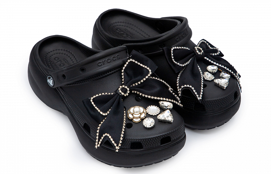 Crocs Classic Clog Black Butterfly Allure Clogs Women's Black купить в интернет-магазине Yoocart с быстрой доставкой по России.