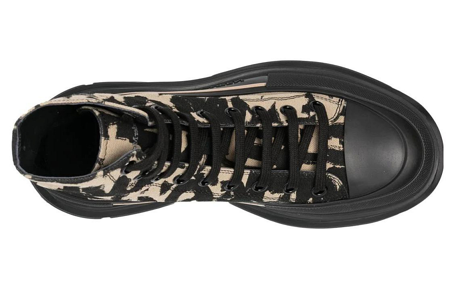 Alexander McQueen Graffiti Tread Slick Boot Beige Black купить в интернет-магазине Yoocart с быстрой доставкой по России.
