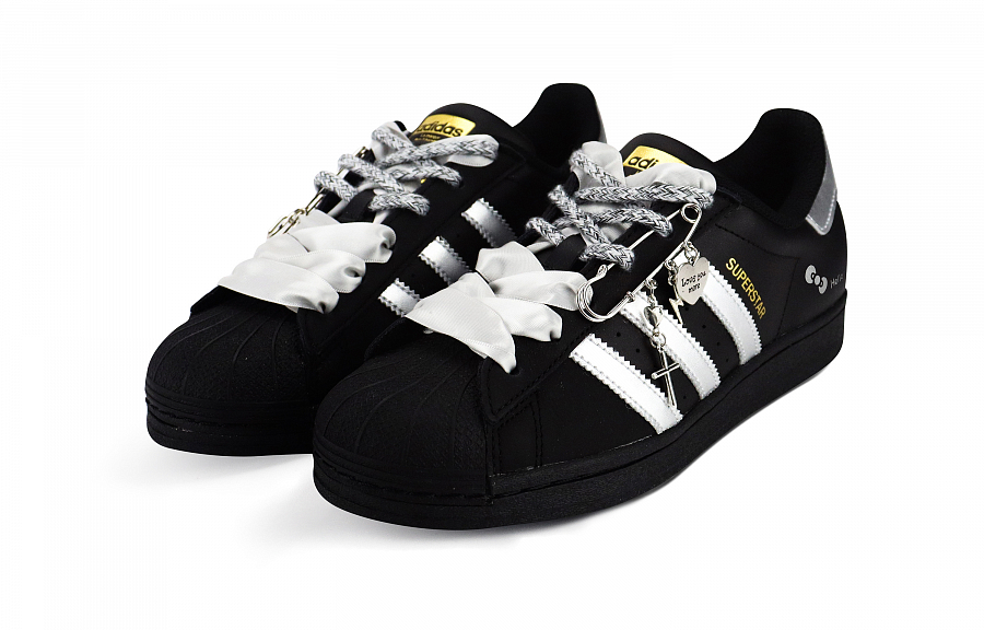 Adidas Originals SUPERSTAR Anti-Slip And Wear-Resistant Lightweight Low-Top Skateboard Shoes Unisex Black Silver купить в интернет-магазине Yoocart с быстрой доставкой по России.