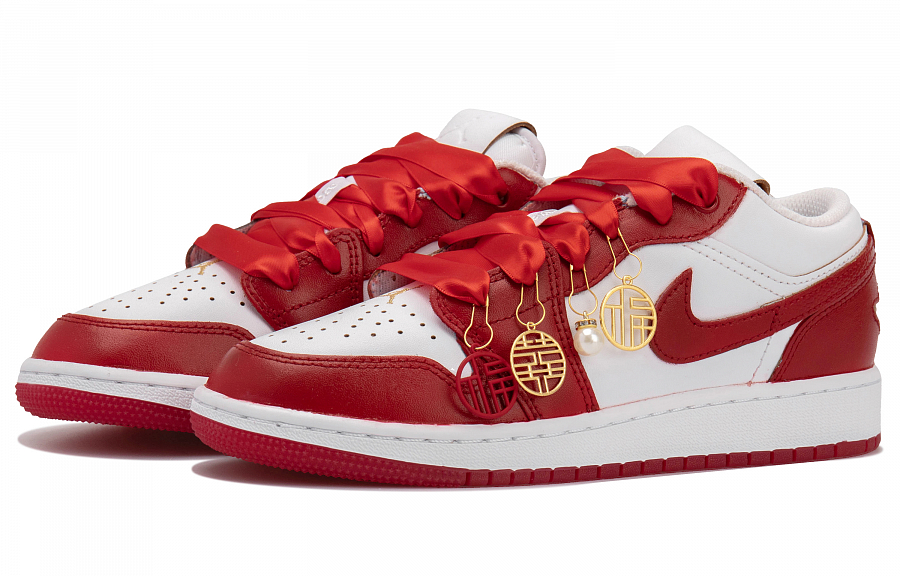 Jordan Air Jordan 1 Low Top Vintage Basketball Shoes Women's White Red купить в интернет-магазине Yoocart с быстрой доставкой по России.