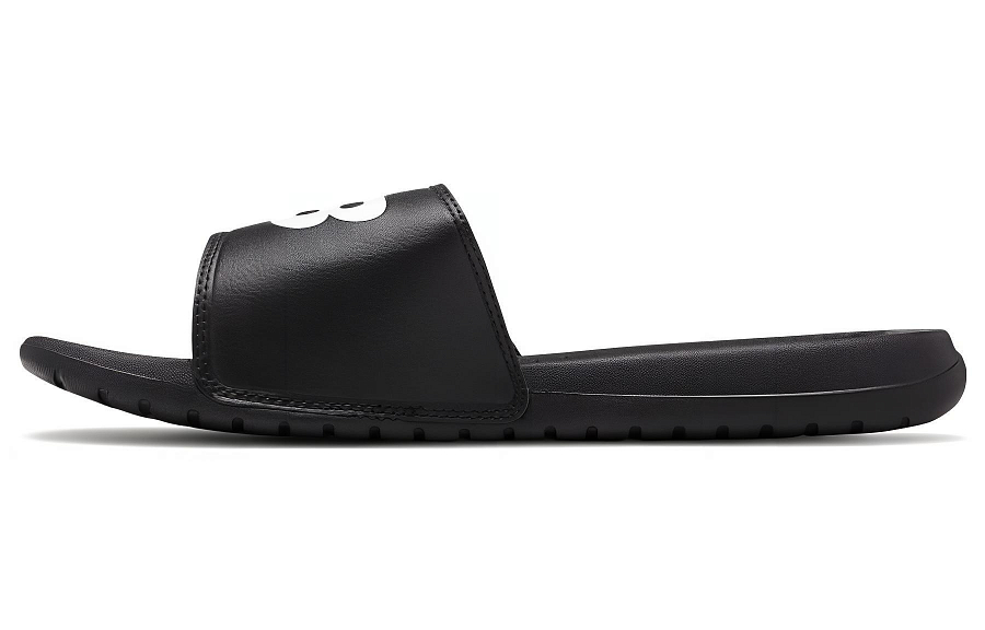 New Balance 230 Slides 'Black White' купить в интернет-магазине Yoocart с быстрой доставкой по России.