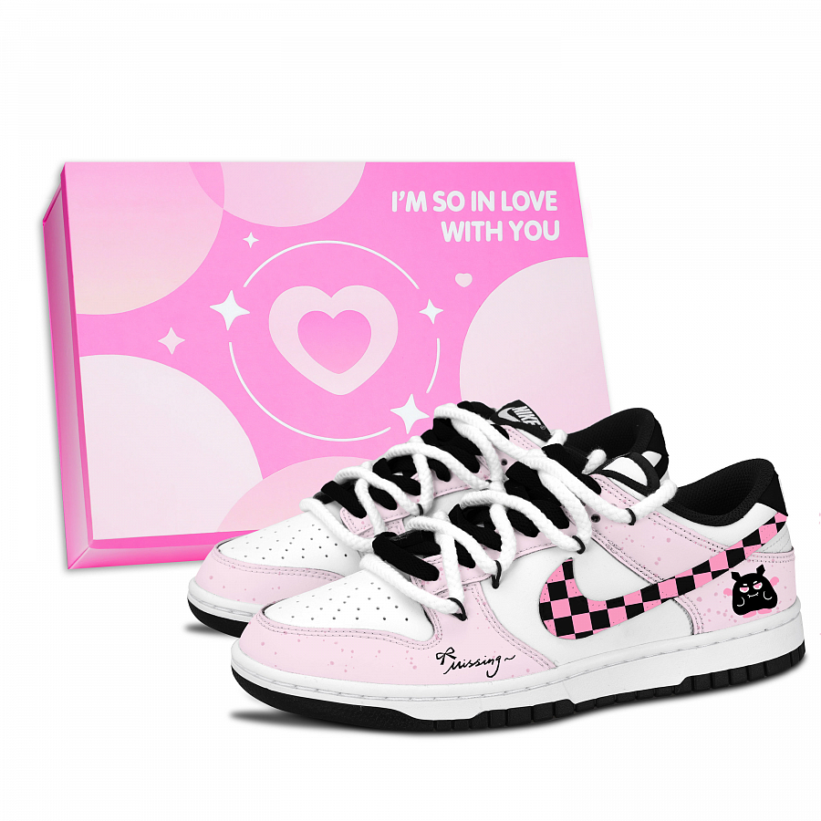 Nike Dunk Black White, Pink Plaid, Magic Elf Abrasion Resistant Low top Skateboard Shoes Unisex Black Pink купить в интернет-магазине Yoocart с быстрой доставкой по России.