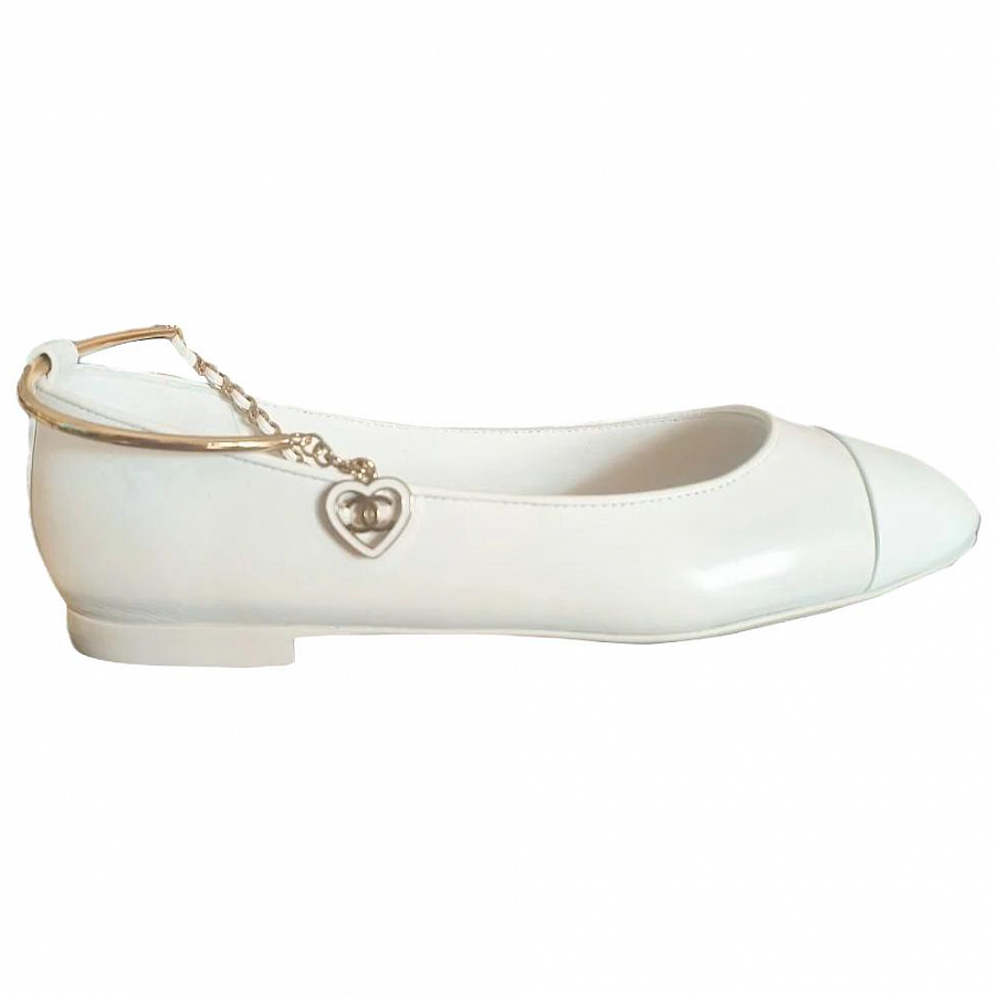 CHANEL 24C Casual Shoes Women's White купить в интернет-магазине Yoocart с быстрой доставкой по России.
